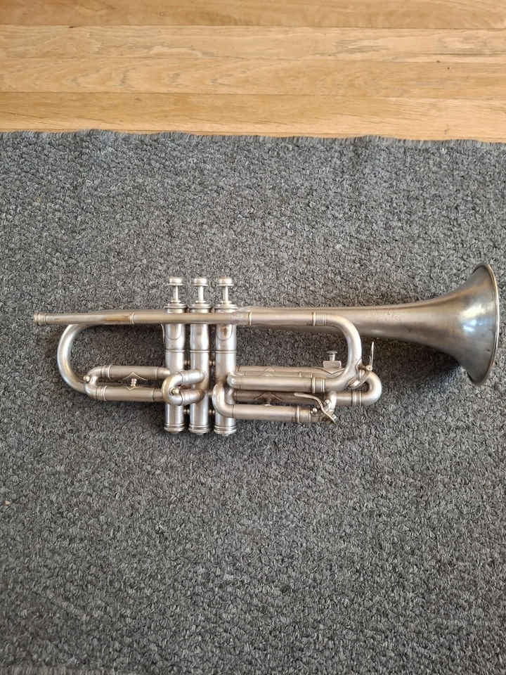 Corneta vintage modelo Holton Clarke.  Alrededor de 1922. Serie #60593. ¡Listo para jugar! Foto 3 de 4