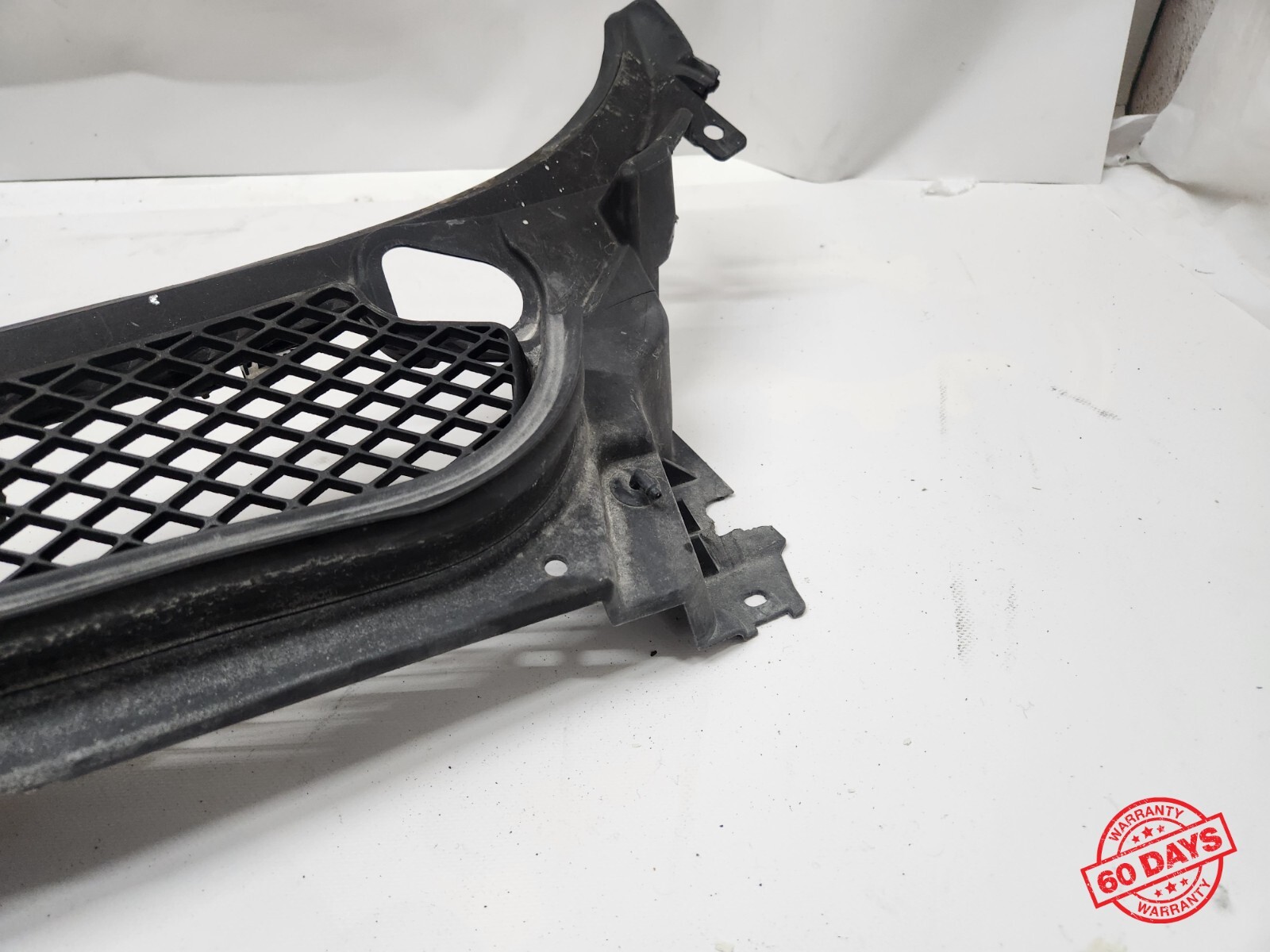 ⭐ 08-17 Maserati Gran Turismo Front Windshield Wiper Cowl Cover Vent Panel Oem