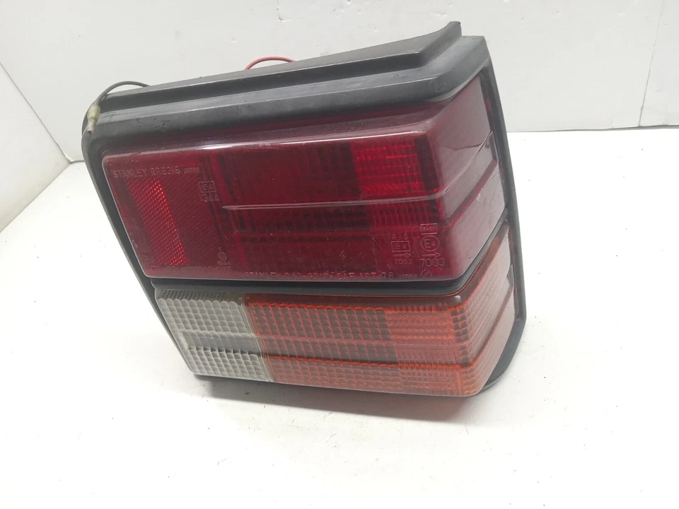 HONDA CIVIC 1980-1983 LUZ TRASERA DERECHA LADO PASAJERO OEM, 166-51292 Foto 2 de 4