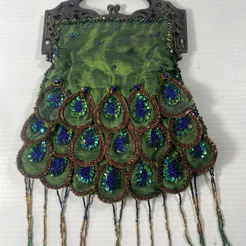Stunning Art deco style Vintage Silk & Beaded Peacock Inspired Evening Bag. - Image 4 of 4