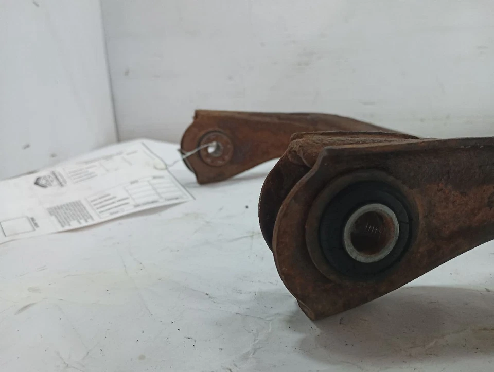 Brazo de control superior izquierdo conductor delantero GMC Envoy 9006915 2005 Foto 3 de 4