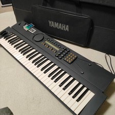 YAMAHA EOS YS200 Synthesizer 61 Keys Voice Card & Soft Case Included