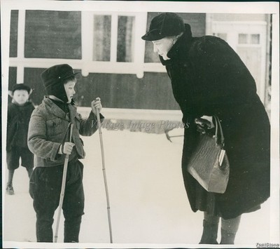 1940 Photo Mrs I Rautio And Child At Childrens Colony She Established Ww2 6X8