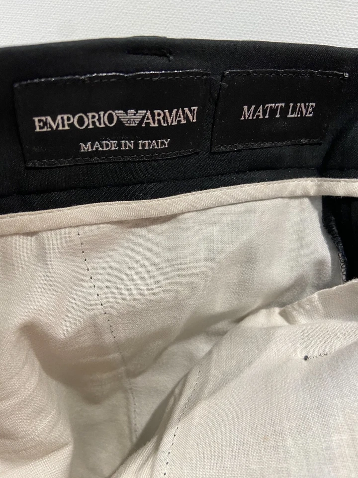 Pantalones de vestir Emporio Armani negros línea mate hechos en Italia talla 30 (sku90) Foto 2 de 4