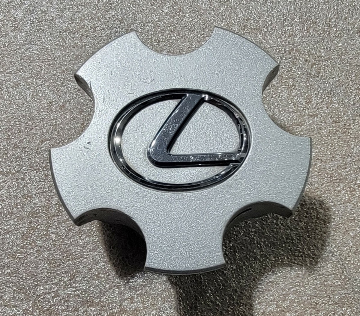 1992-1996 LEXUS ES300 OEM 8114 Silver Center Caps 74132 240 | eBay