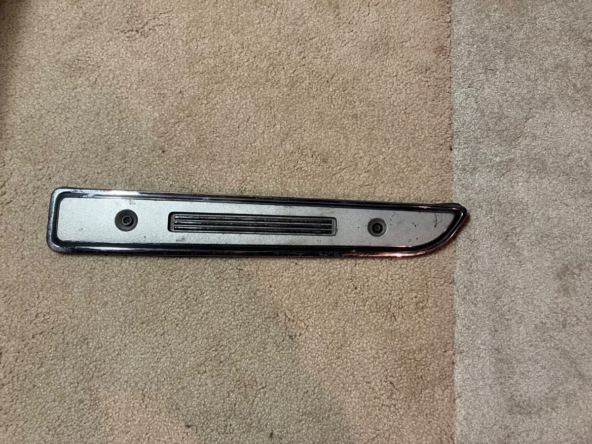 1968 Plymouth Barracuda Cuda MOPAR 2786642 Ornament Hood Insert