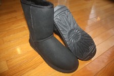 New In Box UGG Women Classic Short II Boots Black SHIP FREE US FAST
