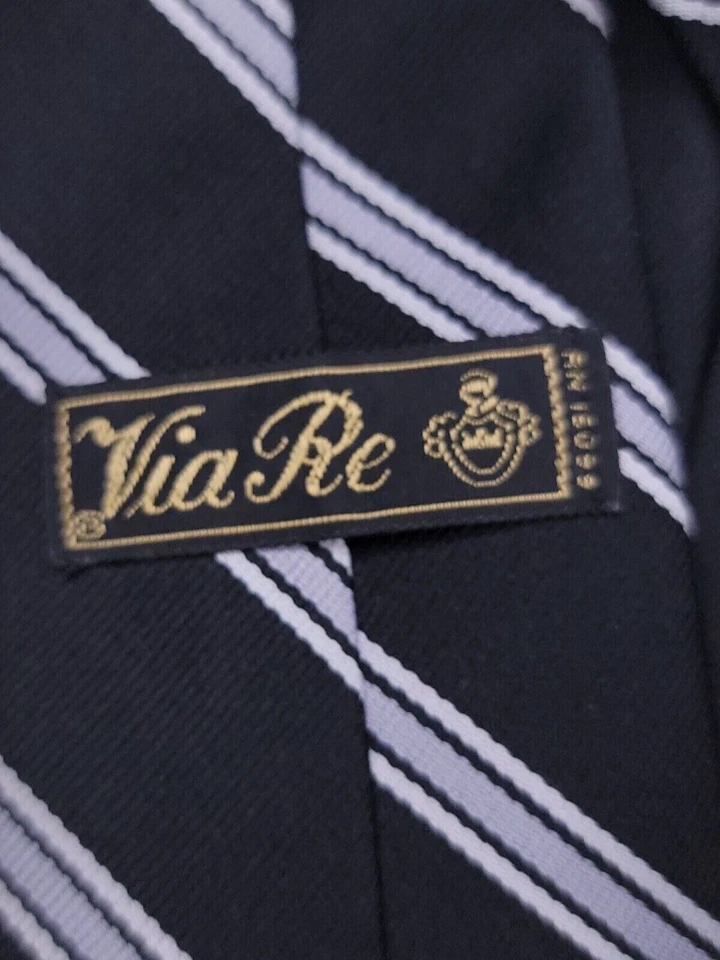 Corbata formal Via Re para hombre 54"Lx3"W negra/gris  Foto 3 de 4