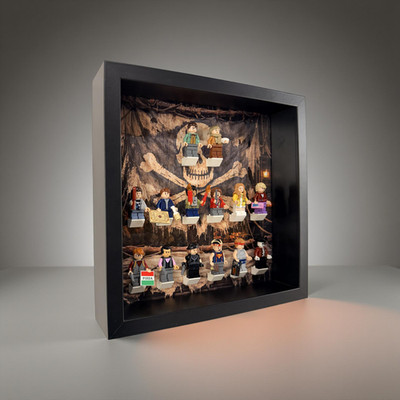 Displayrahmen für LEGO  The Goonies Minifiguren 27cm Koffer 21363