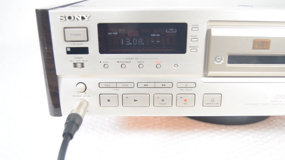Sony DTC-2000ES デジタル オーディオ テープ (DAT) デッキ SONY DTC-2000ES DAT Deck Digital Audio Tape Recorder Tested