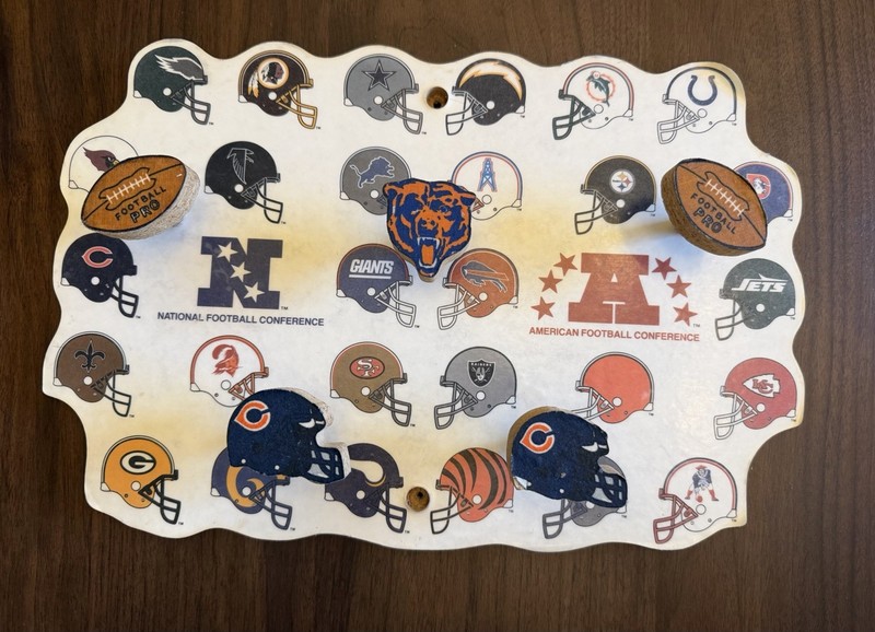 VINTAGE NFL Chicago Bears Wood Hat Coat Rack Wall Hanging Football Mancave 1990s