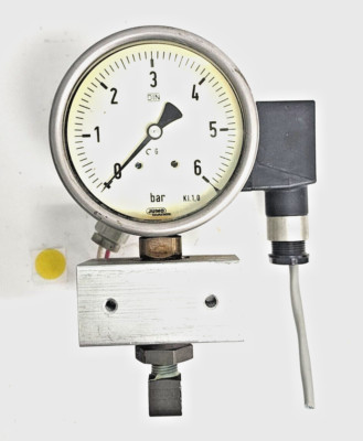 JUMO PRESSURE TRANSMITTER 4 AAI-10 0 TO 6BAR 0-10V OUTPUT 110V 60HZ