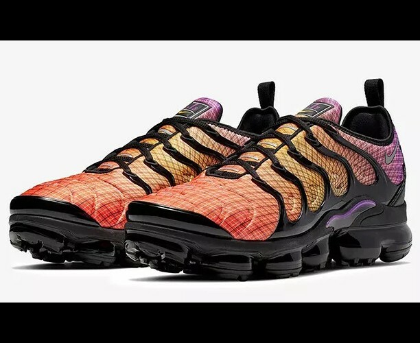 vapormax plus sunset on feet