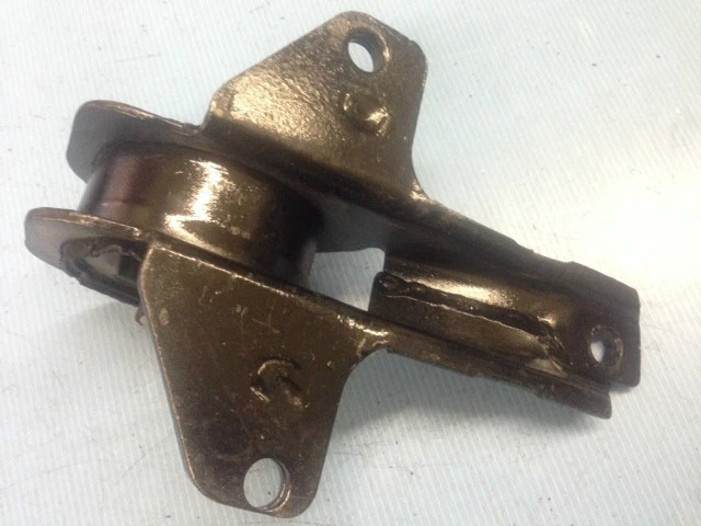 Soporte de transmisión para 97-05 Chevrolet Classic Malibu Oldsmobil Alero Cutlass Grand Am Foto 3 de 4