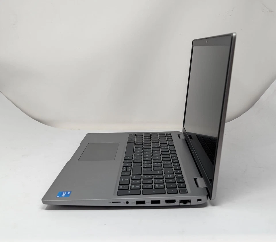 Dell Latitude 5540 · i5-1335U · 32GB · 512GB, foto 3 di 5
