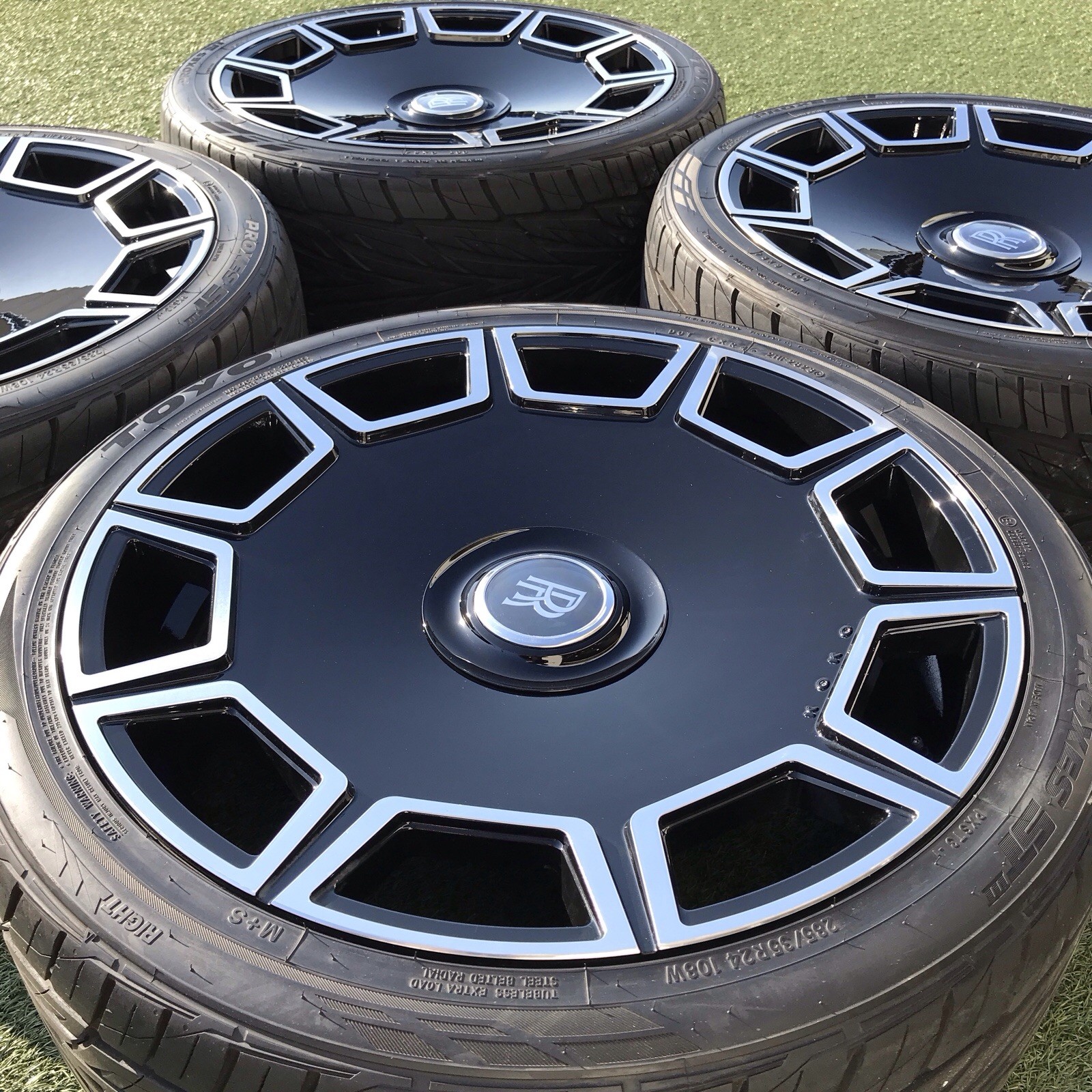 24 ROLLS ROYCE CULLINAN RIMS TIRES KOKO BLACK POLISHED WHEELS 24 INCH