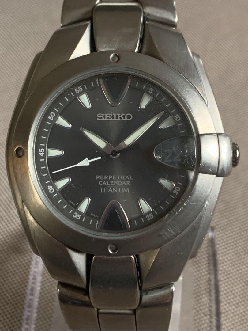 Seiko perpetual calendar wristwatch with new battery in working condition