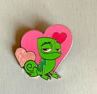 DISNEY DLP CHARACTERS WITH HEARTS TANGLED PASCAL PIN