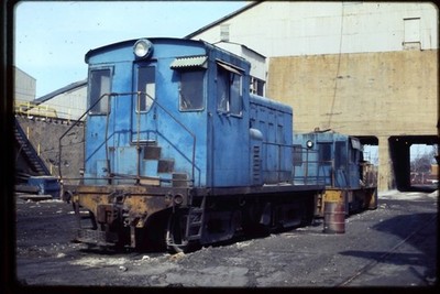 1974 ORIGINAL Slide - IS&B CO CHICAGO IL Industrial Switcher Train Elevator