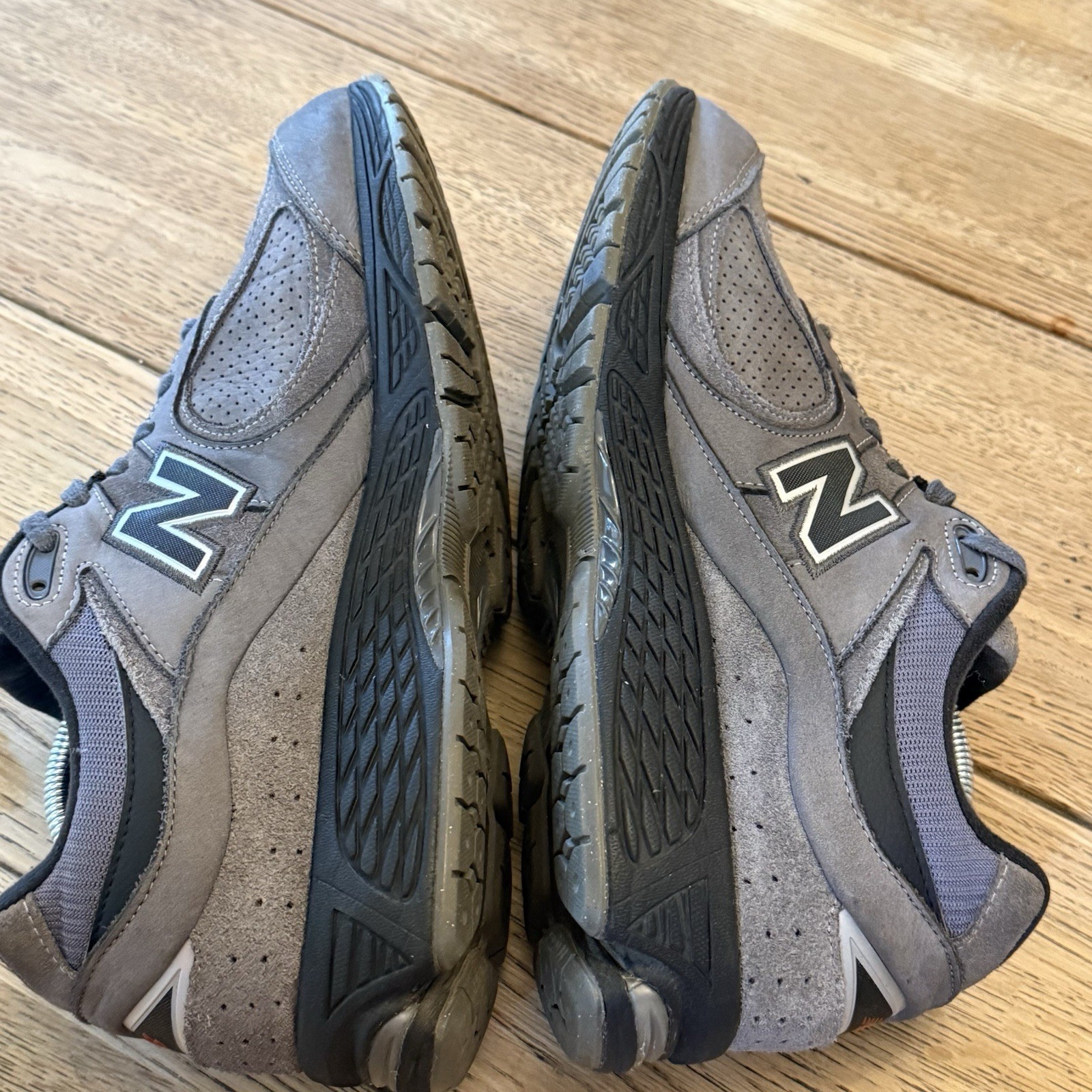 New Balance 2002R  MENS 11.5 Womens 13 Castlerock Black Grey Magnet M2002REH image 7