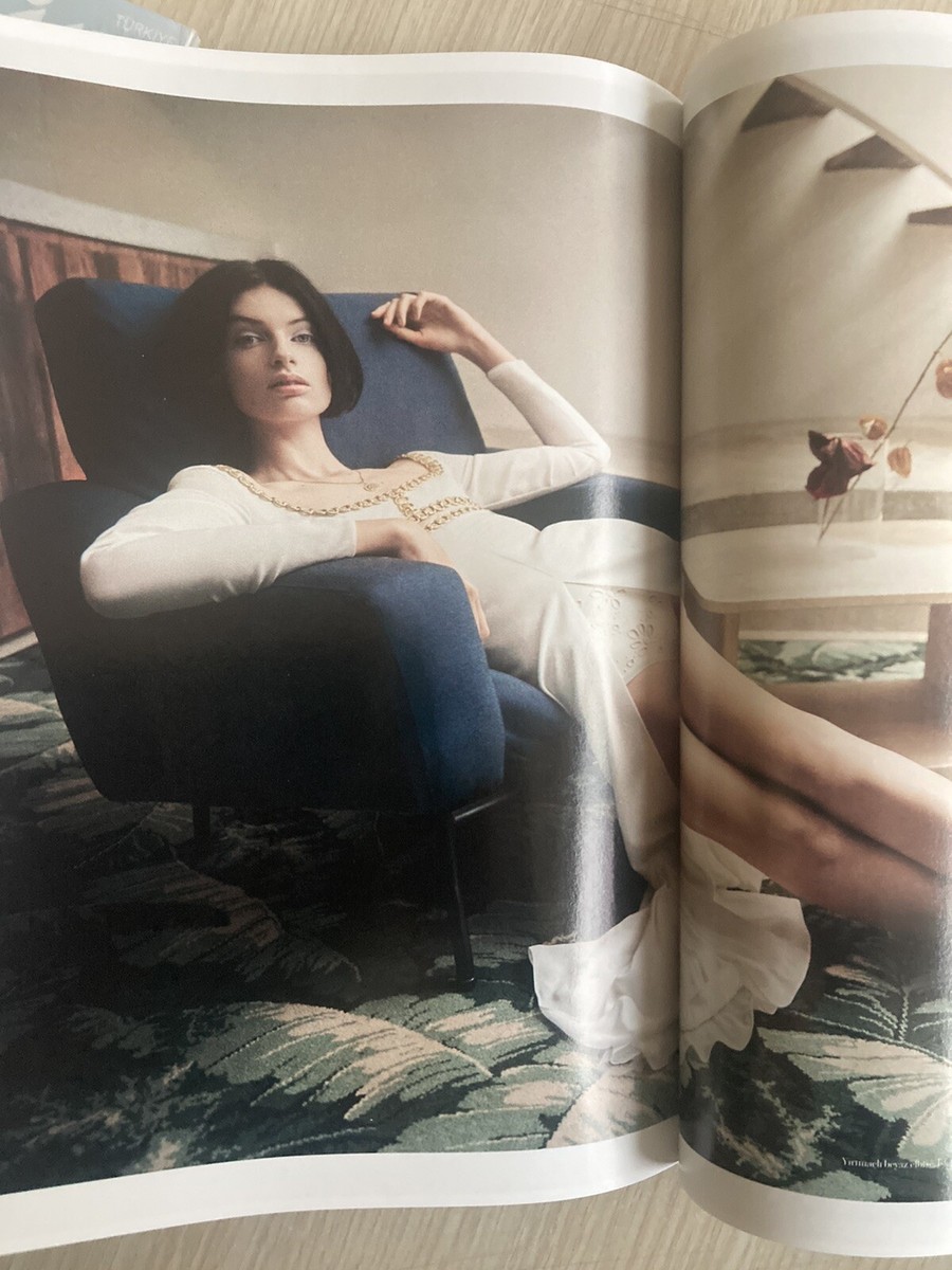女性情報誌 Vogue Turkey Magazine April 2022 $_12.JPG?set_id=880000500F
