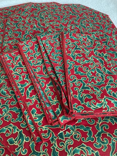 Set of 4 Christmas Holiday Placemats Napkins - New - Picture 2 of 4