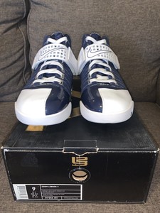 ny yankees nike sneakers