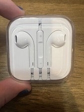 Apple iPhoneiPod Wired Earbuds 3.5mm Jack New Headphones Built In Microphone