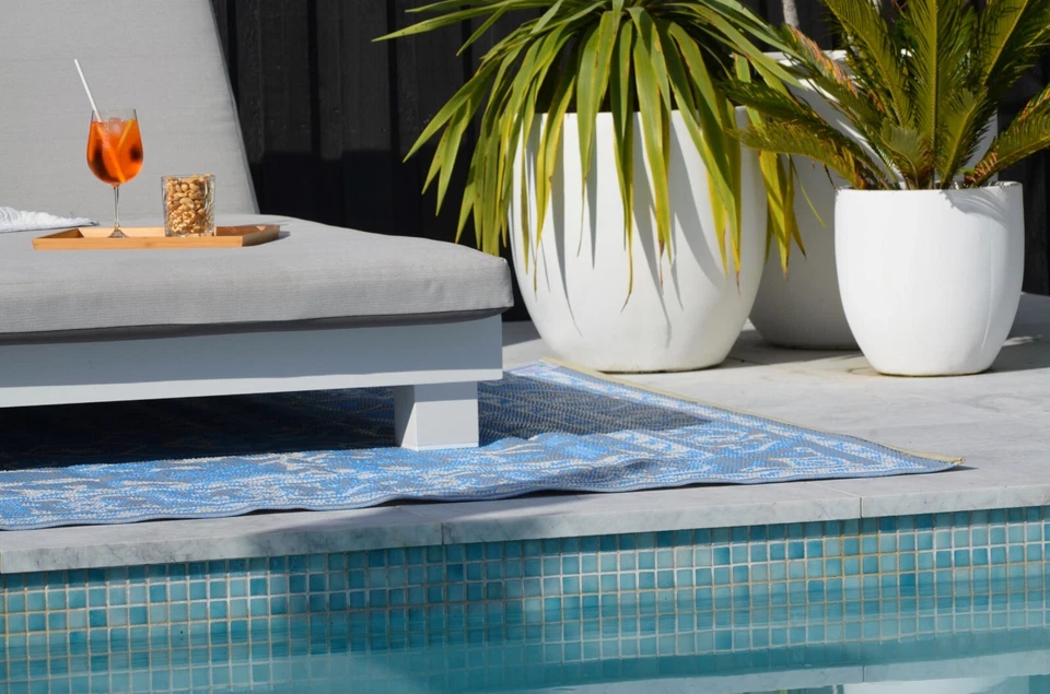 Nain Blue Recycled Plastic Reversible Outdoor Rug - image 4 of 4