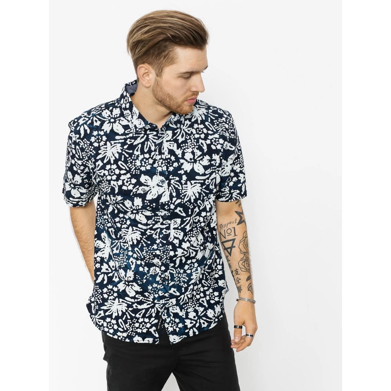 VANS Men’s Cotton Trippin Batik Short Sleeve Shirt in Blue-Size Large