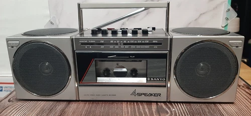 OLD-SCHOOL Sanyo M-S400 4 Speaker Mini Boombox  S400 🔥