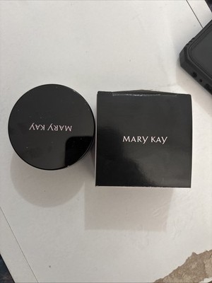 Mary Kay Silky Setting Powder Light Médium Bronze 0.28 Oz NET WT./8g
