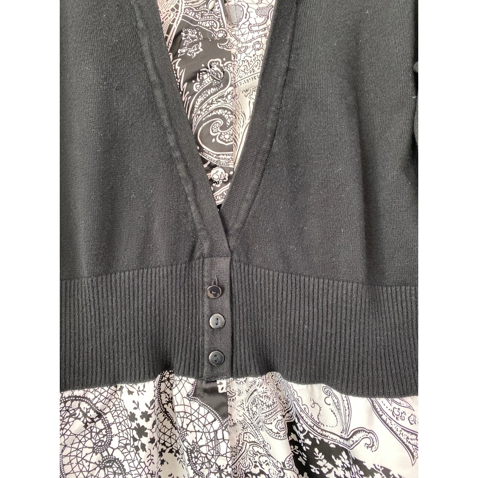 Suéter Top Essentials by Milano Capas 2 en 1 Botones Floral Paisley Talla L  Foto 4 de 4