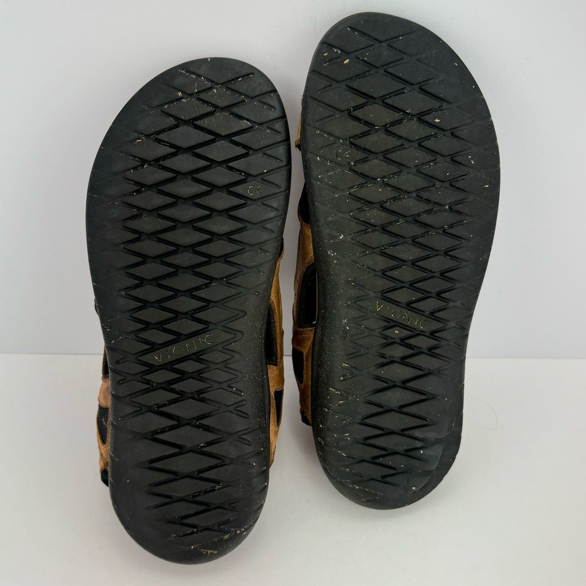 Vionic Neil Brown Nubuck‎ Leather Breathable Adjustable Platform Sandals Sz 7 The sandal that refuses to play small. The Vernice Sandal in  main image 2