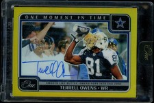 2024 Panini One Terrell Owens One Moment In Time Gold On Card Auto /10 BGS