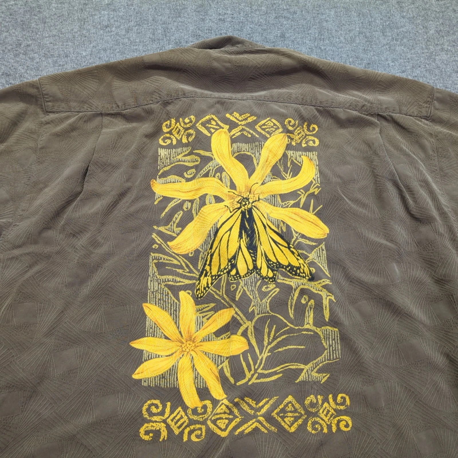 Tommy Bahama Shirt Mens Large Brown Silk Floral Hawaiaan Casual Beachy
Opens in a new window or tab