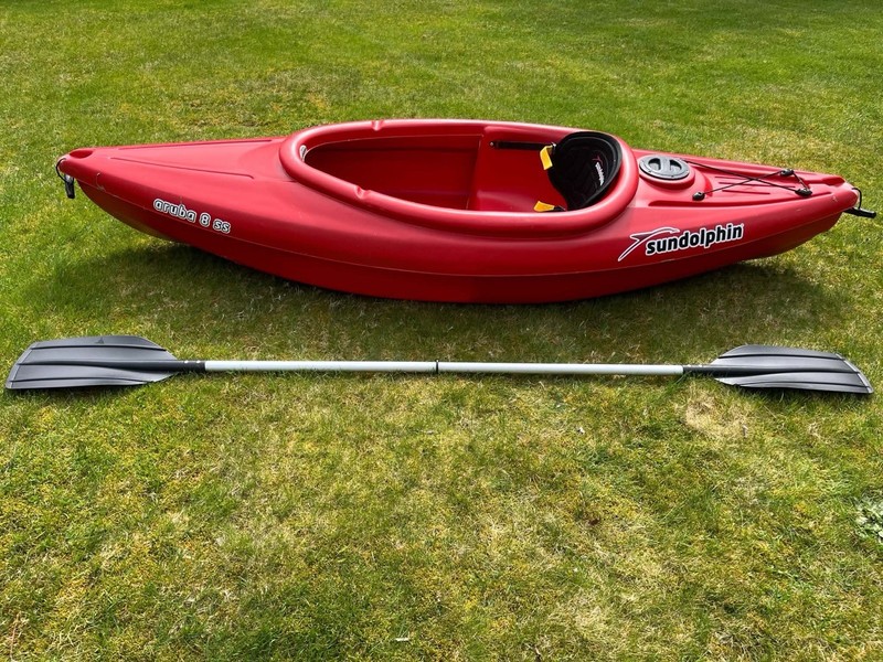 SUN-DOLPHIN 8 SS KAYAK, Used once, RED with PADDLE, Good For Kids, Lightweight!