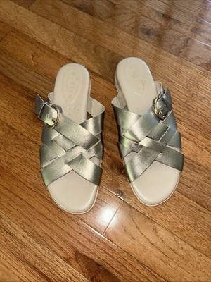 Easy spirit women s Size 7 evolve Leather gold crisscross slip on sandal