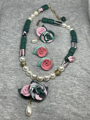 VTG Handmade Clay GoldTone Pink/green Roses Three Post Earrings Necklace Set