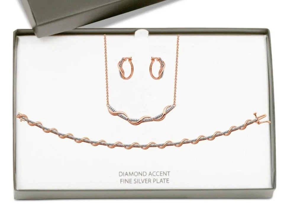 Juego de aretes de cadena de oro rosa de 18k con detalles de diamantes y chapados en plata Foto 2 de 4