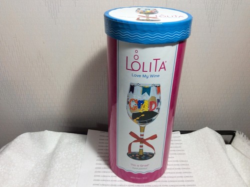 LOLITA “I’M A GRAD” WINE GLASS New in tube box 15 OZ Hand-painted with recipe - Picture 7 of 8