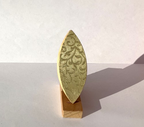 Tatting shuttle with flower 2.5" long - Picture 9 of 9