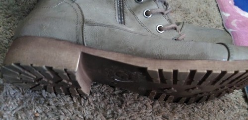 Women's by GUESS GM Ravish Zippered Buckle Boots Size 11 M - Picture 3 of 3