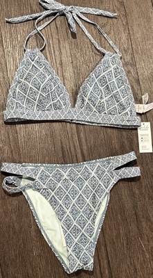 NWT Cupshe Women s 2 piece Bikini Swimsuit Set L Top M Bottom NEW beach resort