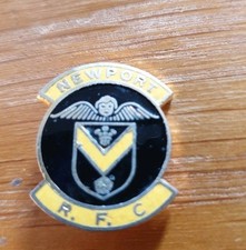 VINTAGE  NEWPORT RFC RUGBY LAPEL PIN BADGE BY COFFERS