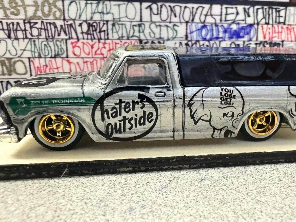 Camioneta pickup Ford F-150 1979 suelta Lowrider personalizada Hot Wheels Foto 2 de 4