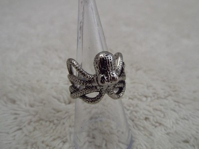 Silvertone Octopus Ring ~ Size 7 (A23)