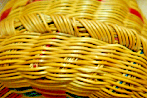 Vintage Beautiful & Intricate Small Round Basket w/Double Handles & Attached Lid - Picture 7 of 10