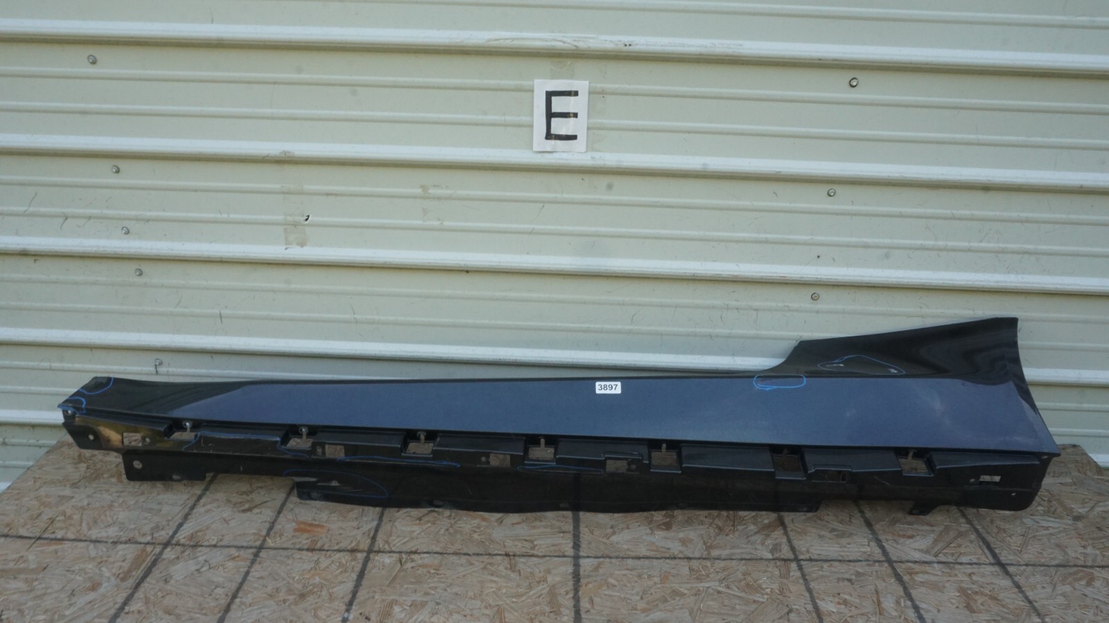 2012-2018 ASTON MARTIN VANQUISH LEFT DRIVERS SIDE ROCKER PANEL OEM