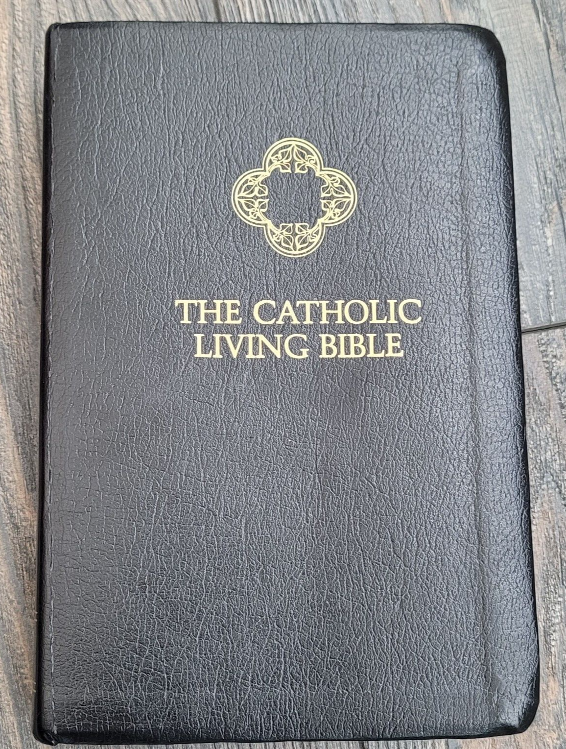 1976 Vtg The Catholic Living Bible Red Letter Concordance Tyndale 2363-5